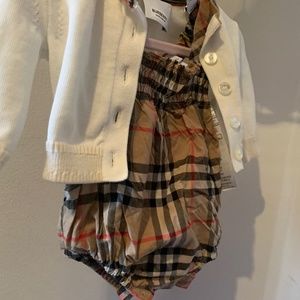 Baby set / hat include